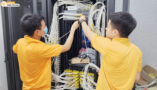 thi cong mang dien cho ngan hang tai kien giang 7