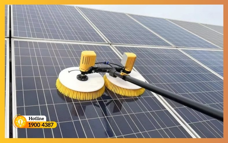 Kiểm tra và vệ sinh tấm pin mặt trời