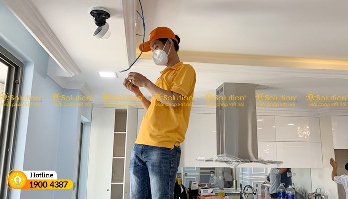 thi cong he thong camera tai chung cu cao cap kington residence 4