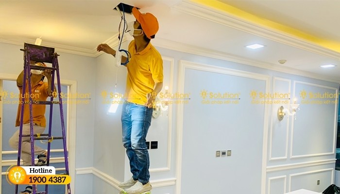 thi cong he thong camera tai chung cu cao cap kington residence 5