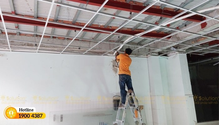 thi cong he thong dien chieu sang va mang lan cho cong ty hung phat 5