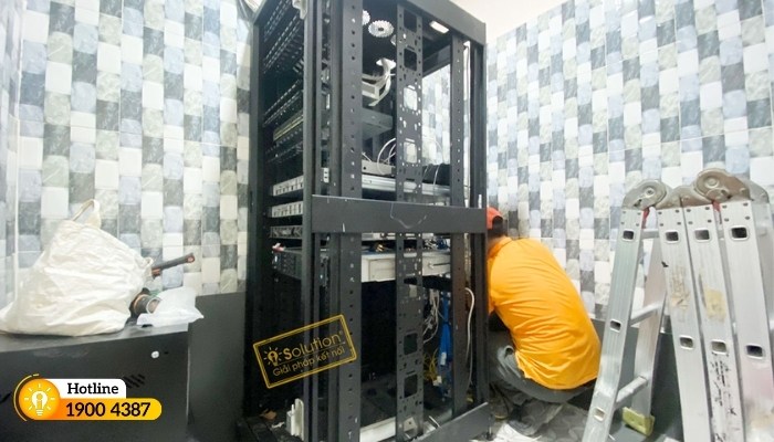 thi cong mang lan dien nhe camera truong an ninh mang ispace 11