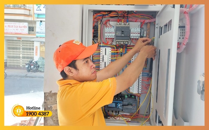 Thi công hệ thống tủ điện tổng và cáp phân phối