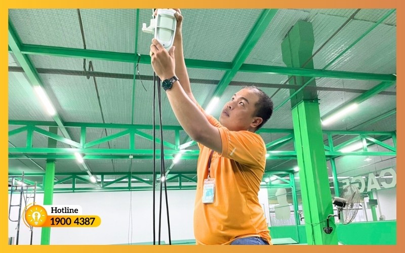 Thi công hệ thống điện chiếu sáng nhà xưởng