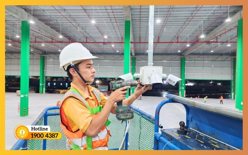 Lắp đặt hệ thống điện nhẹ và mạng kỹ thuật nhà xưởng