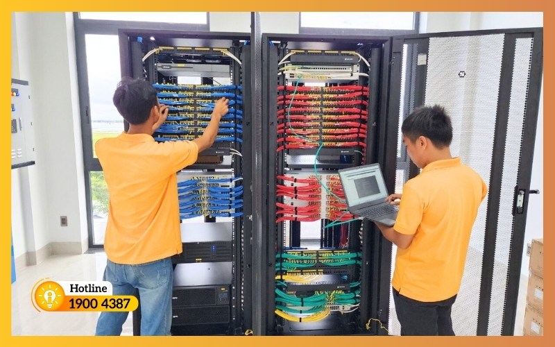 Lắp đặt tủ mạng trung tâm (Rack) và bảng đấu nối Patch Panel
