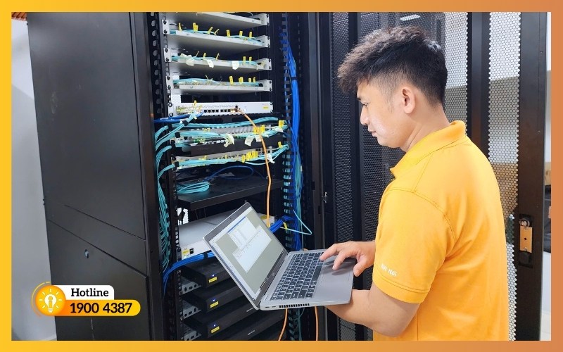 Giám sát và quản lý