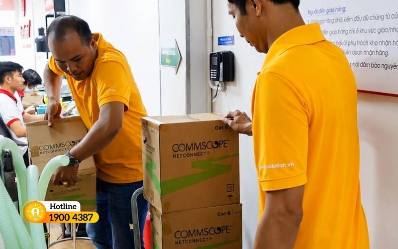 iSolution tiến hành tập kết và vận chuyển các hạng mục cần thiết đến địa điểm triển khai